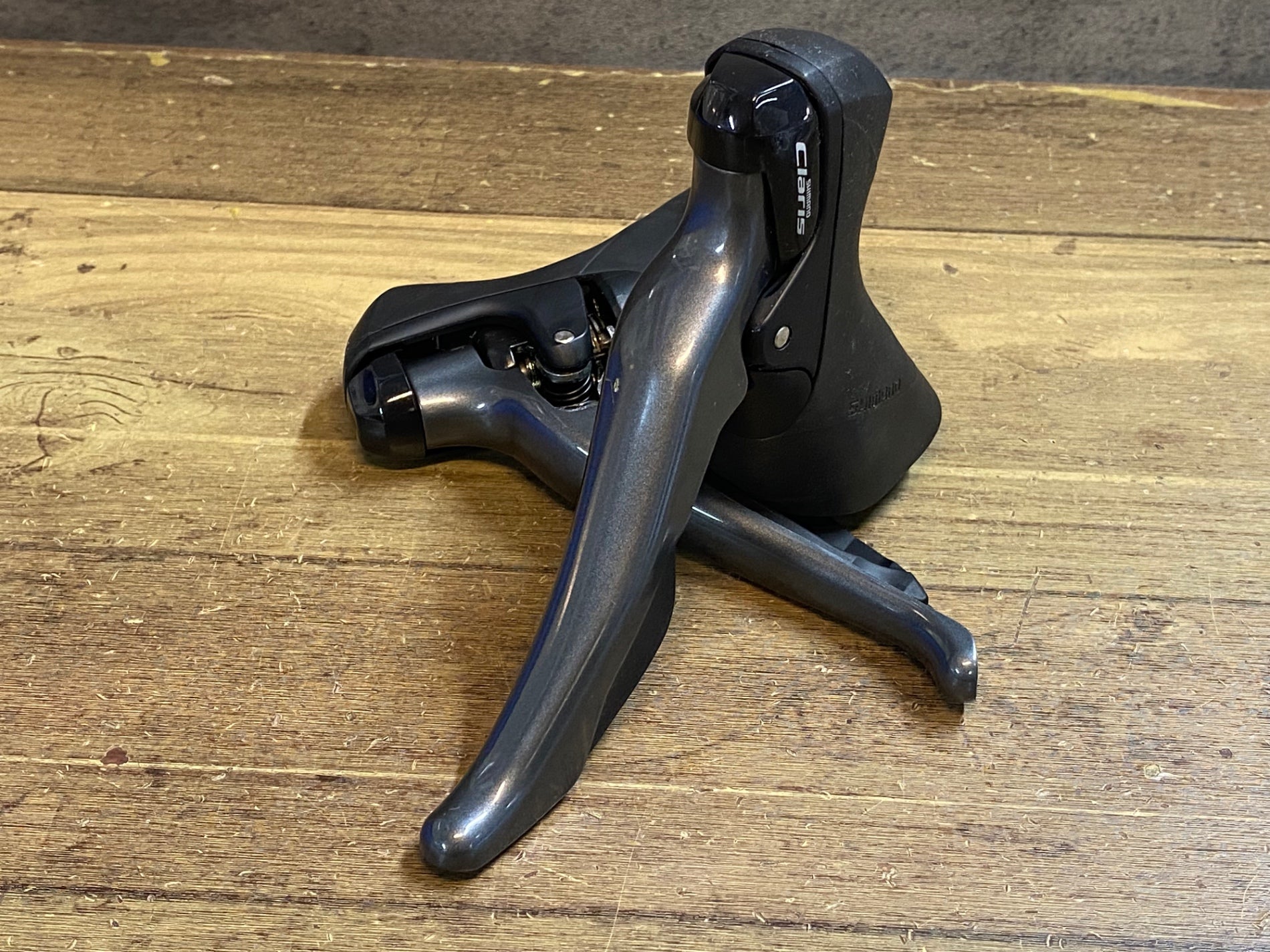 【ほぼ新品】ただいま値下げ中Claris ST-R2000 左右セット ほぼ新品】ただいま値下げ中Claris ST-R2000 左右セット ほぼ新品