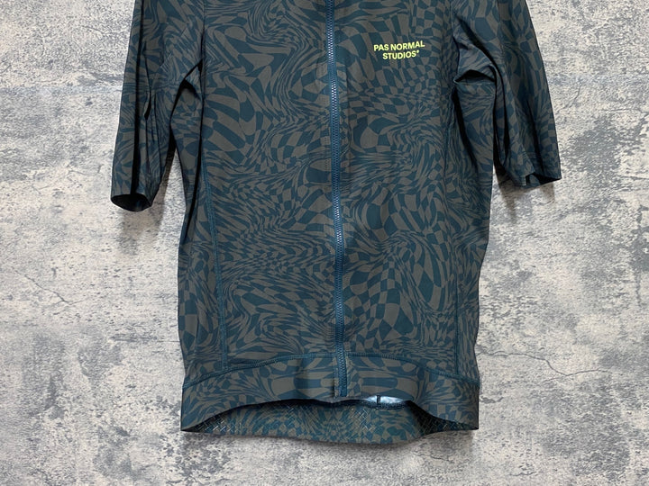 KA518 パスノーマルスタジオ PAS NORMAL STUDIOS ESSENTIAL JERSEY 半袖 サイクルジャージ オリーブ M