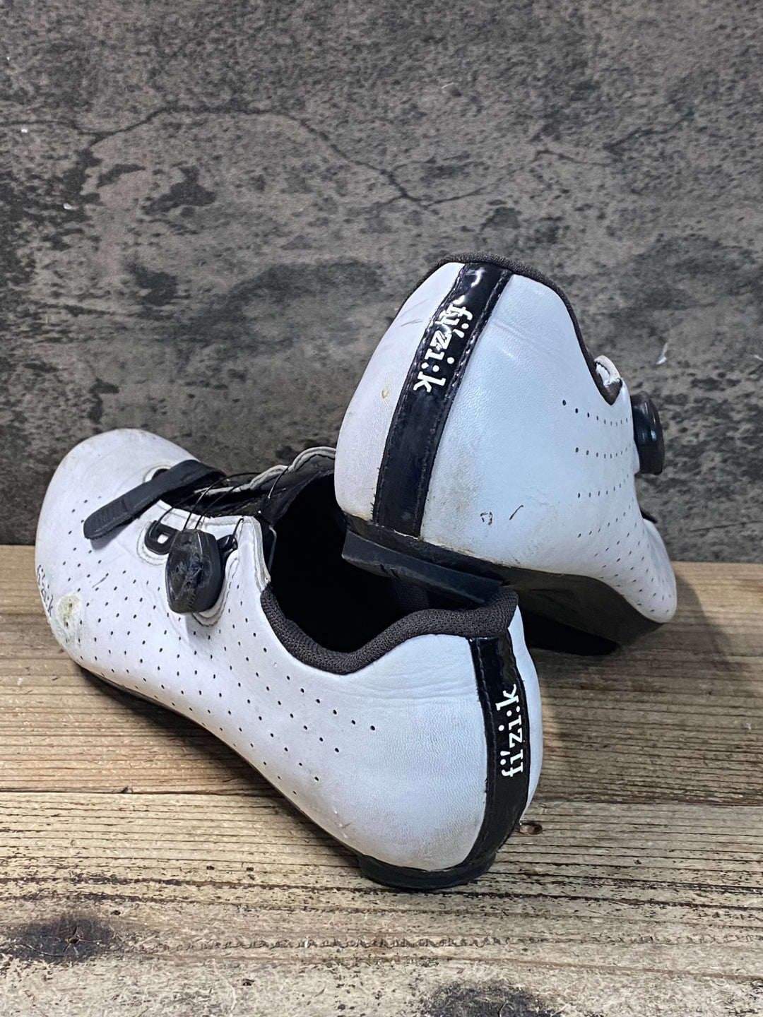 JV163 フィジーク fizik TEMPO OVERCURVE SHOES 3穴 ビンディングシューズ 白 EU43 ※スレ大
