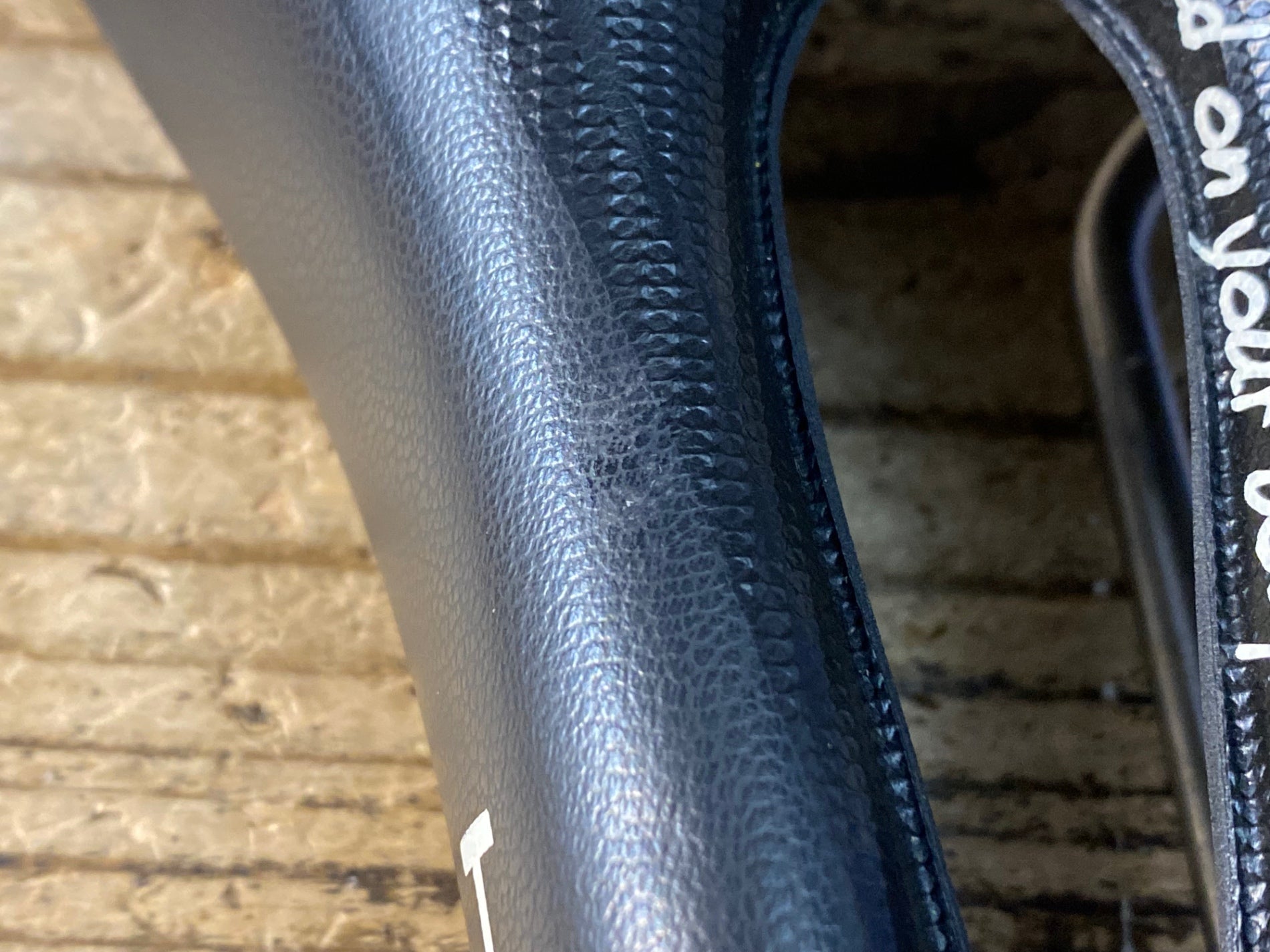 JX236 SELLE SMP HELL サドル 黒 aisi 304 tubeレール 145mm – BICI