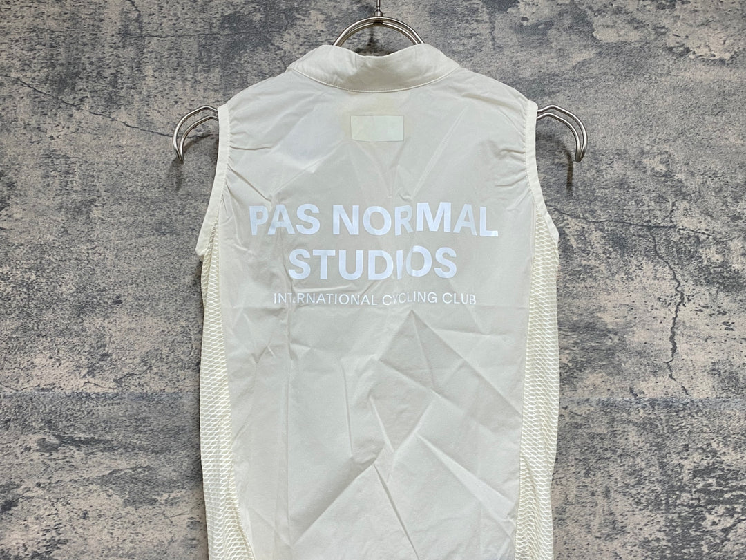 JY508 パスノーマルスタジオ PAS NORMAL STUDIOS Mechanism Stow Away Gilet ジレ サイクルベスト オフホワイト XXS