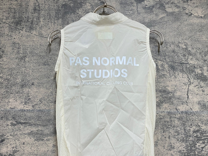 JY508 パスノーマルスタジオ PAS NORMAL STUDIOS Mechanism Stow Away Gilet ジレ サイクルベスト オフホワイト XXS