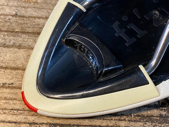 JQ288 フィジーク fizik アリオネ ARIONE WING FLEX サドル 白 赤 135mm kiumレール