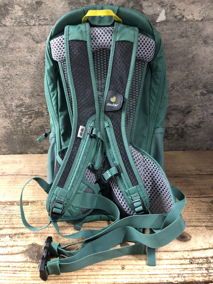 KL452 ドイター deuter RACE EXP AIR 14+3 リュック バックパック 緑