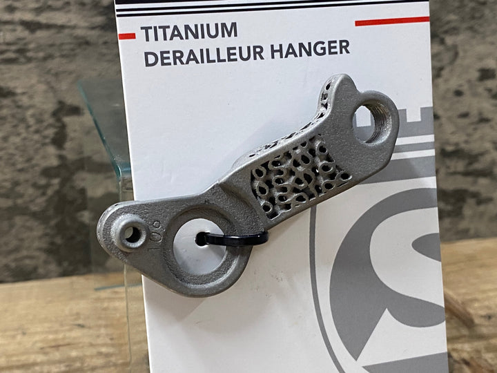 KH857 シリカ SILCA TITANIUM DERAILLEUR HANGER PINARELLO DISCロード用 チタン