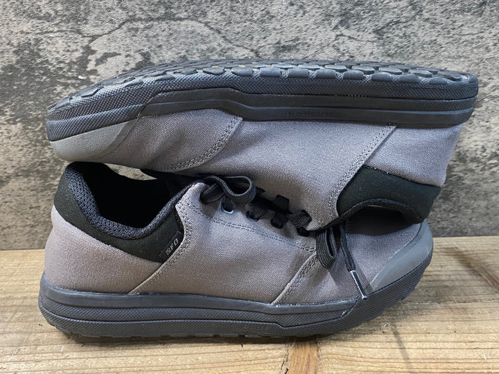 KC014 スペシャライズド SPECIALIZED 2FO Roost Canvas フラットシューズ 茶 黒 EU41