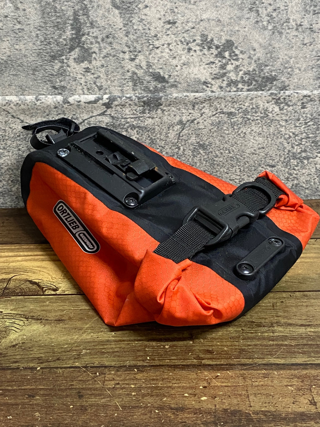 JW834 オルトリーブ ORTLIEB サドルバッグ オレンジ ※取り付けパーツ欠品