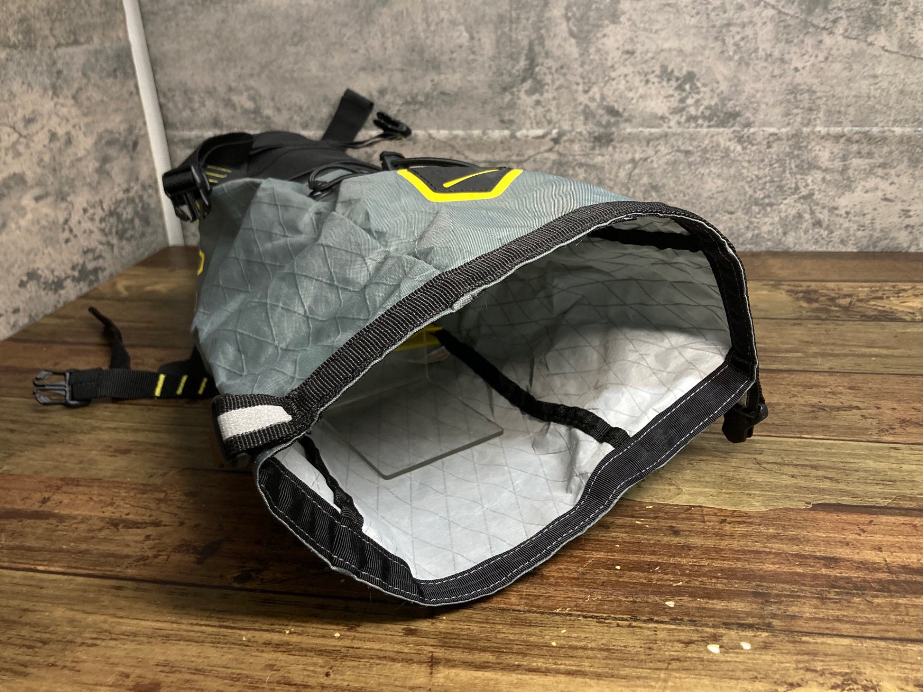 JX815 アピデュラ APIDURA SADDLE PACK COMPACT サドルバッグ 11L