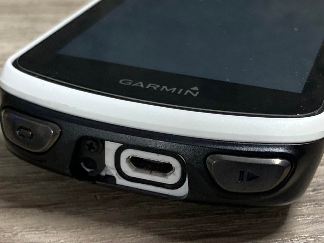 KE336 ガーミン GARMIN EDGE 1030 サイクルコンピューター ※充電口キャップ 破損