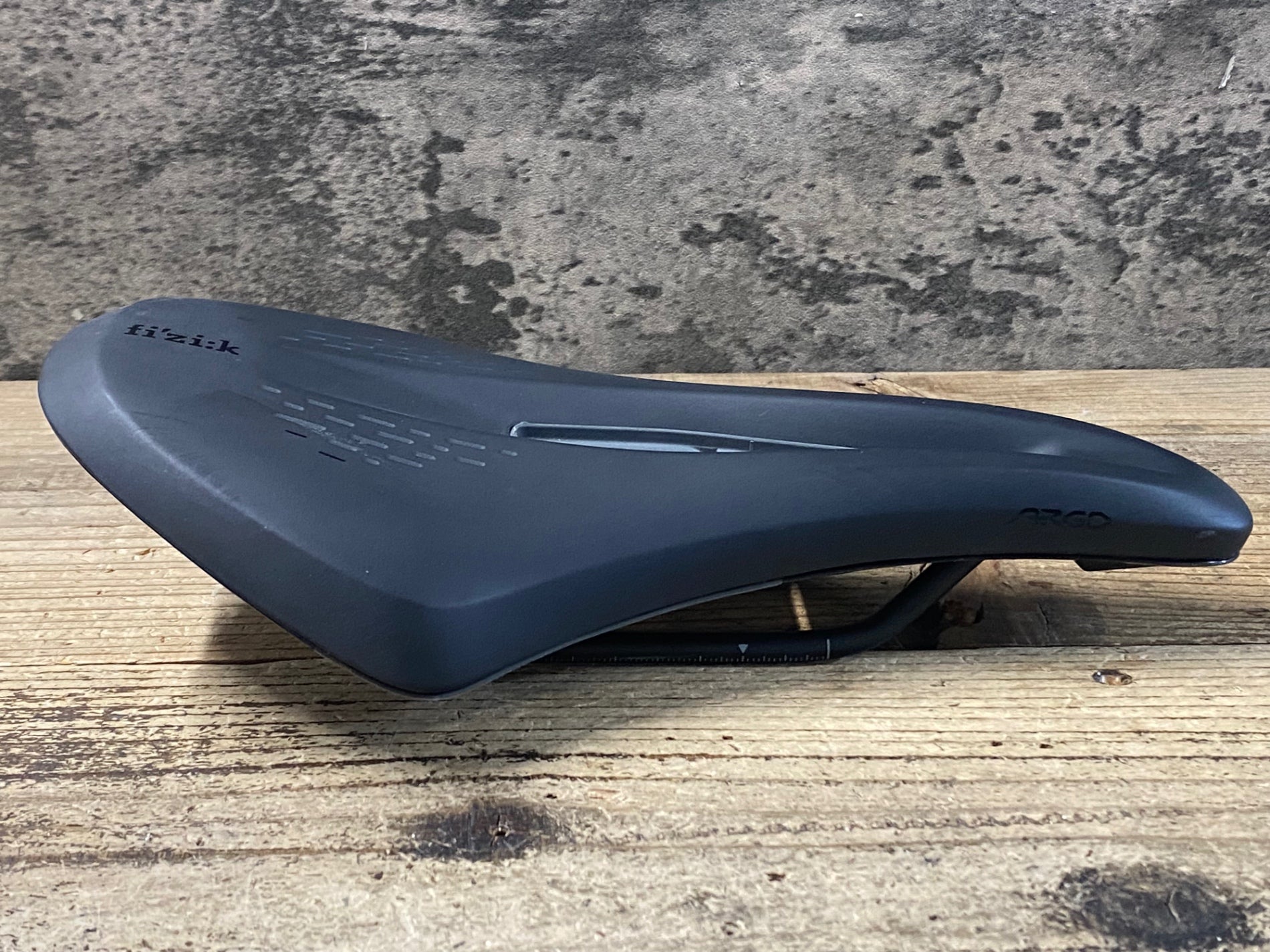KE455 フィジーク fizik TERRA ARGO X5 サドル 黒 150mm S-Alloyレール