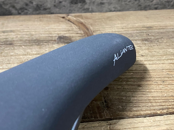 KL929 フィジーク fizik ALIANTE R3 Regular サドル KIUMレール