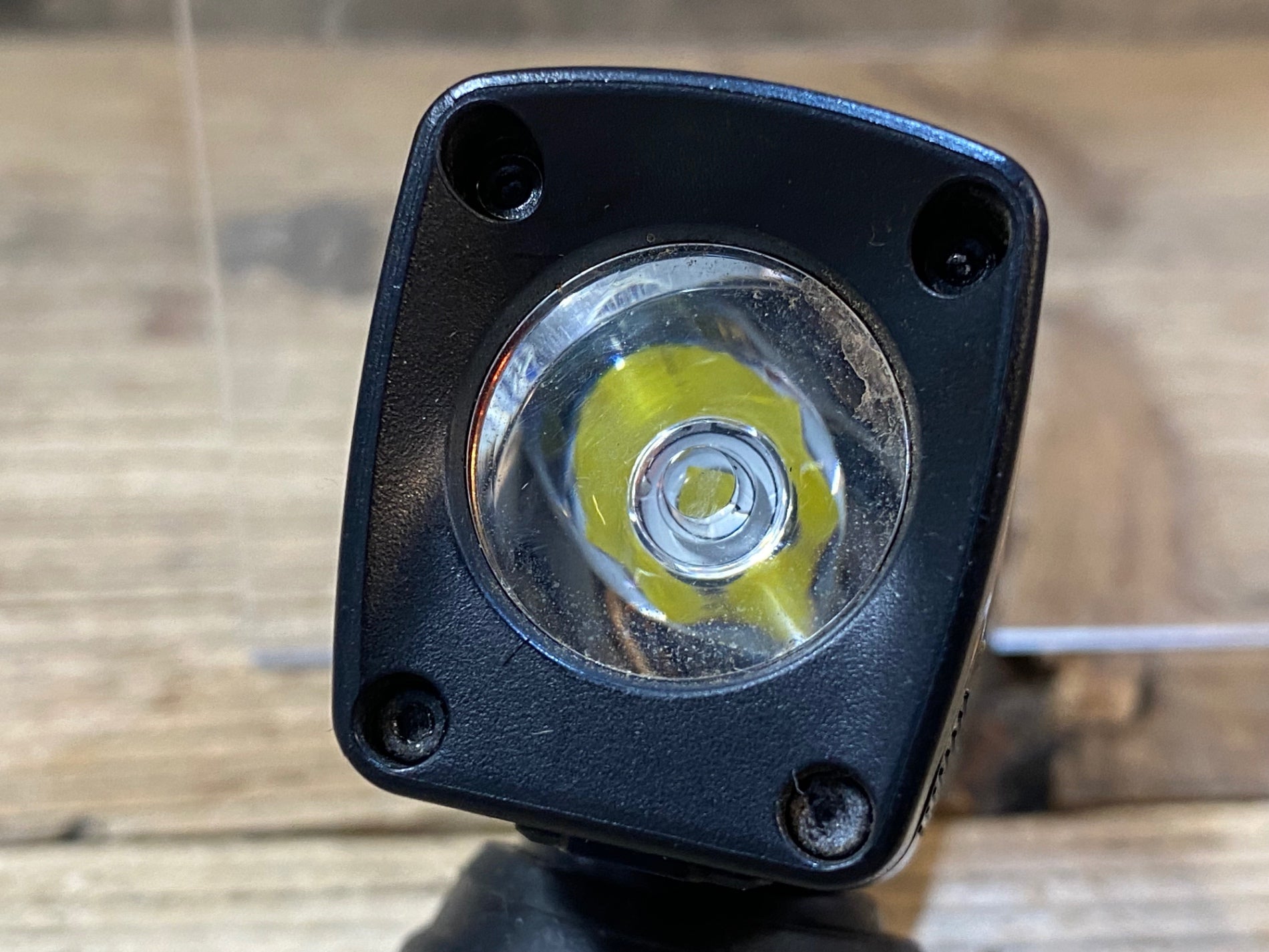 JV486 ボントレガー BONTRAGER ION PRO RT 1300 フロントライト 点灯