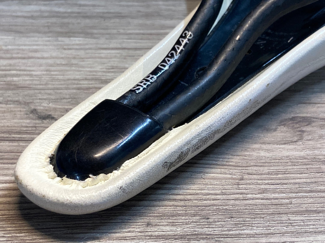 JK859 フィジーク fizik アリオネ ARIONE CX サドル 白 カーボンレール ※プレート欠品