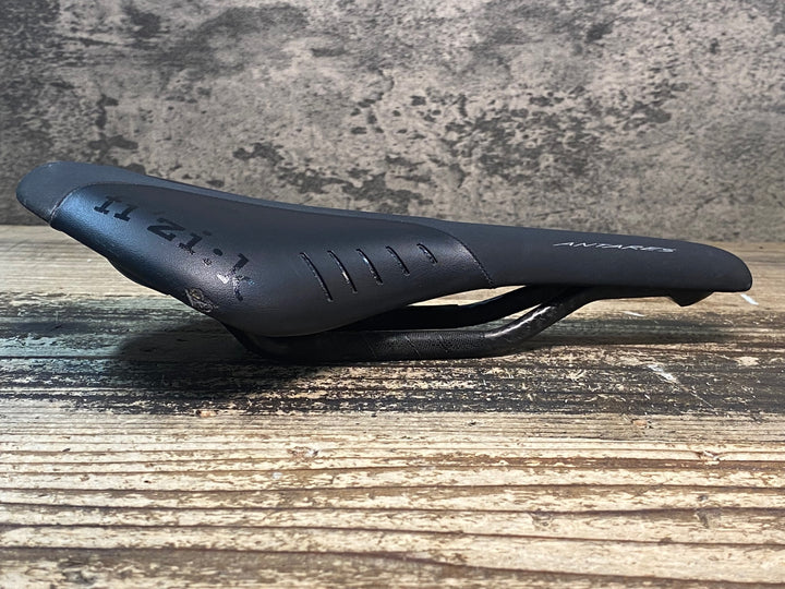 JG045 フィジーク fizik ANTARES R1 regular サドル カーボンレール