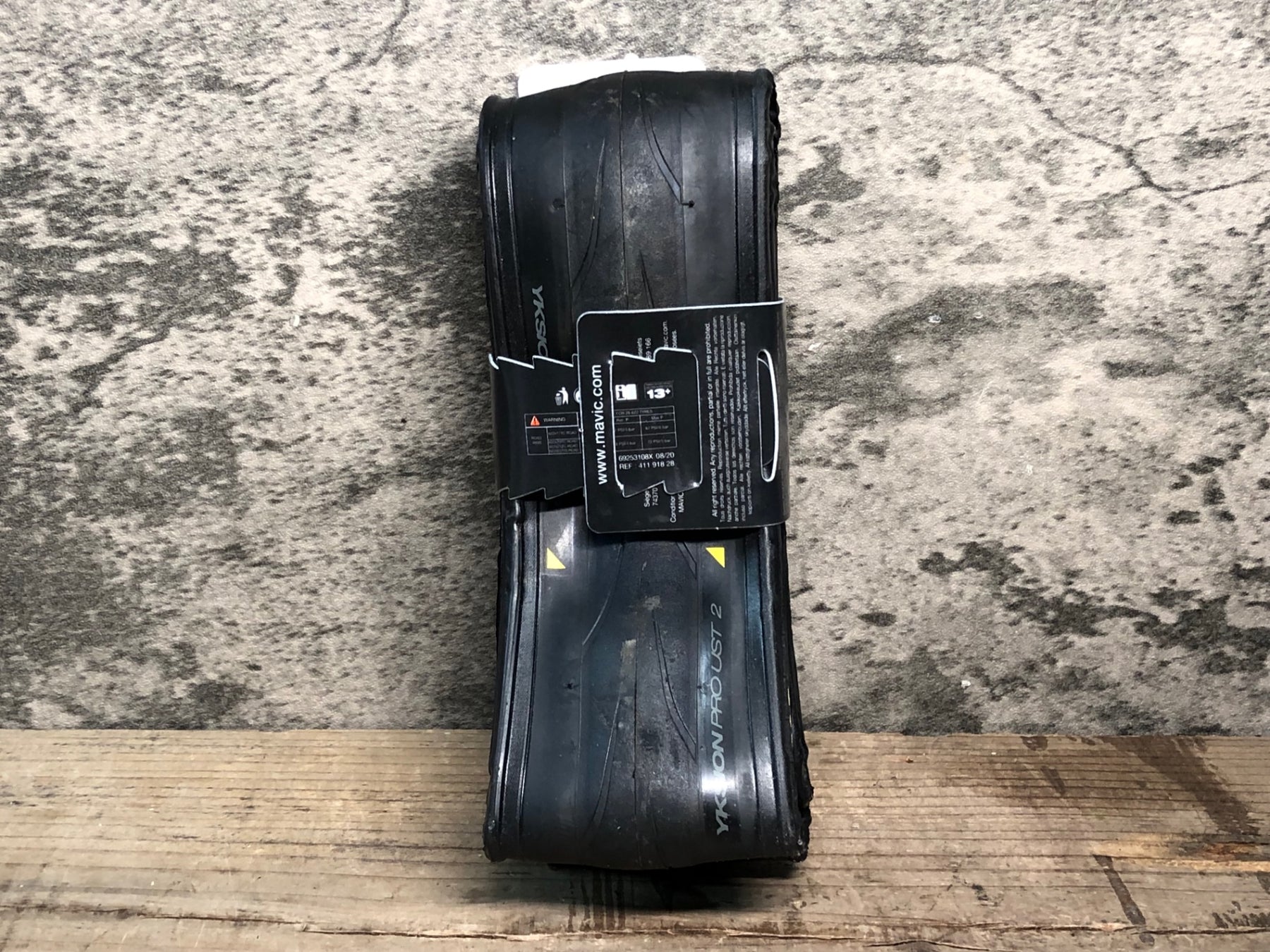 JF260 マビック MAVIC YKSION PRO UST 2 クリンチャータイヤ 黒 700 x