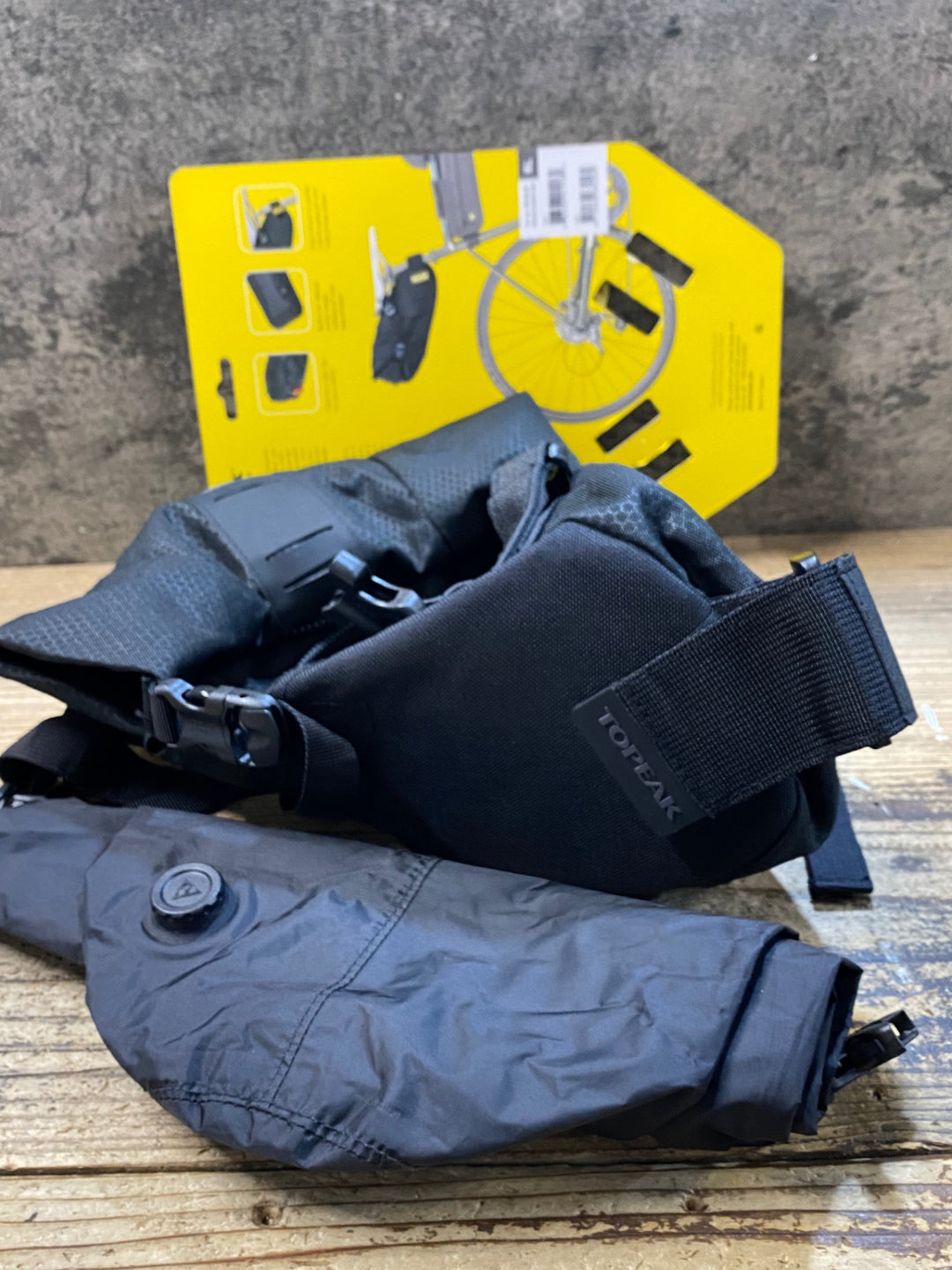 KJ682 トピーク TOPEAK BACKLOADER サドルバッグ 黒 6L