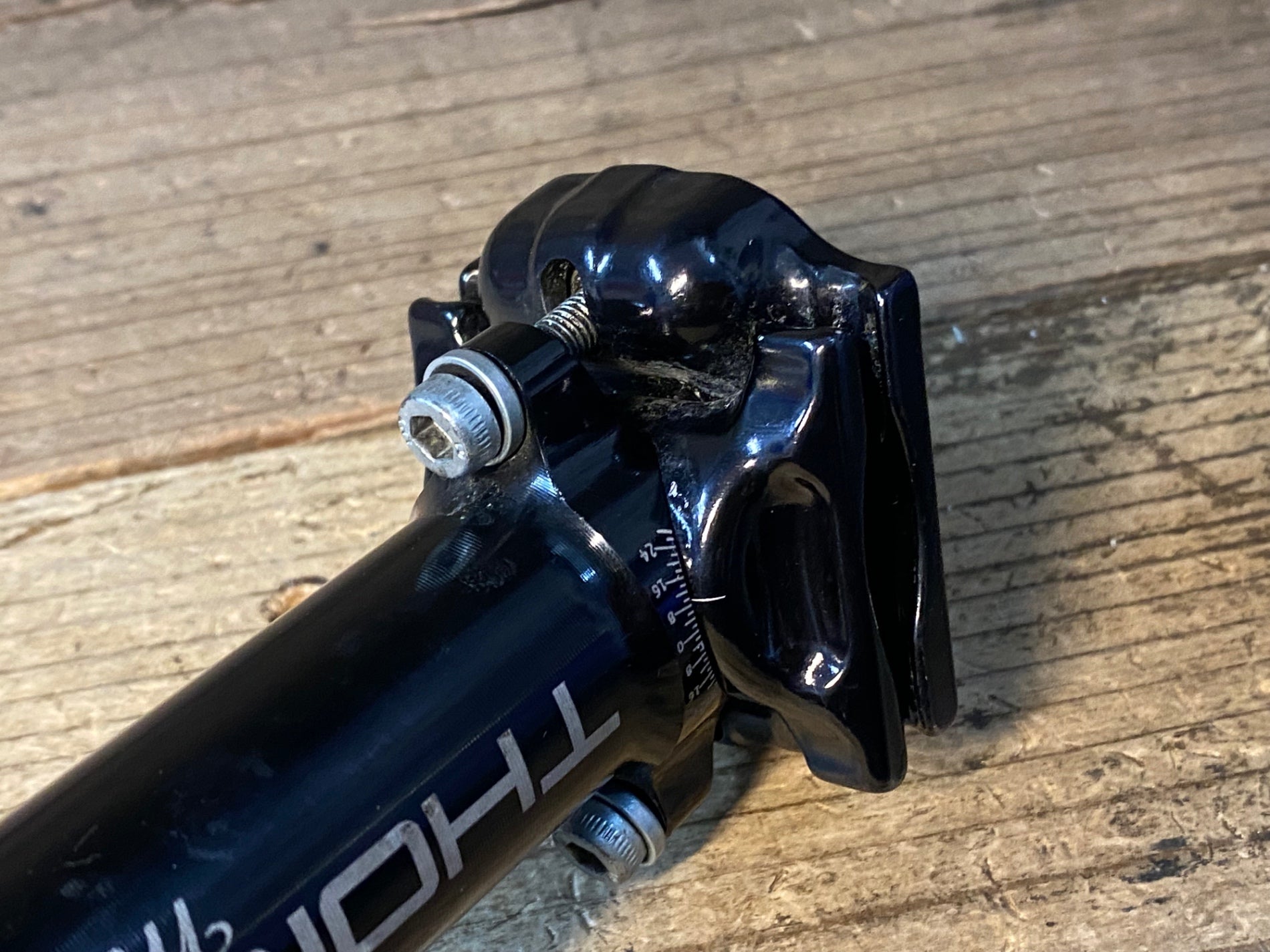 JP741 トムソン THOMSON Masterpiece アルミ シートポスト 黒 240mm
