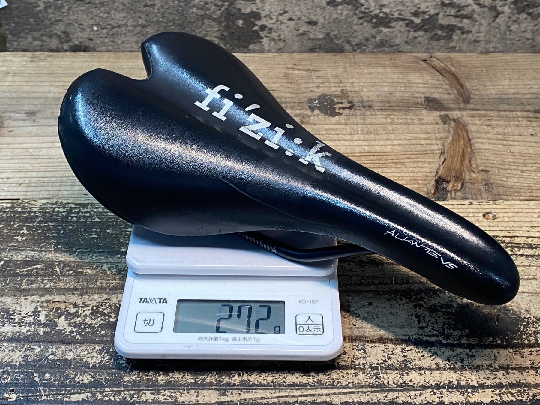 Fizik R7 サドル　フィジーク　傷あり JI890 フィジーク fizik アリアンテ ALIANTE VS サドル MANGANESE