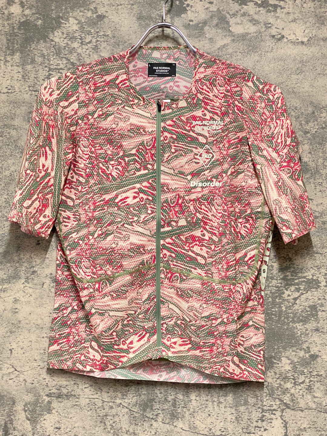 KJ288 パスノーマルスタジオ PAS NORMAL STUDIOS Men's T.K.O. Mechanism Pro Jersey - Disorder 半袖 サイクルジャージ ピンクカモ L