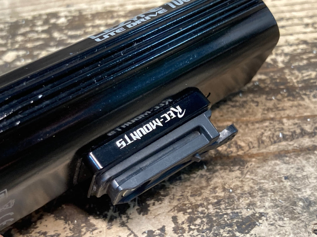 IY714 レザイン LEZYNE LITE DRIVE 1000XL フロントライト 黒 点灯確認済 レックマウント付属