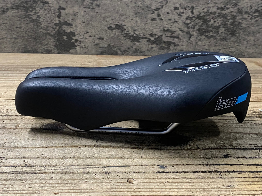 KP166 ism PR3.0 TYPHOON サドル 黒
