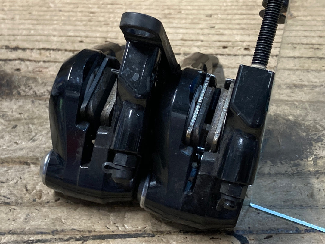 KE828 シマノ SHIMANO 105 ST-R7025 / BR-R7070 STIレバー+油圧ディスクブレーキキャリパーセット 2×11S 黒
