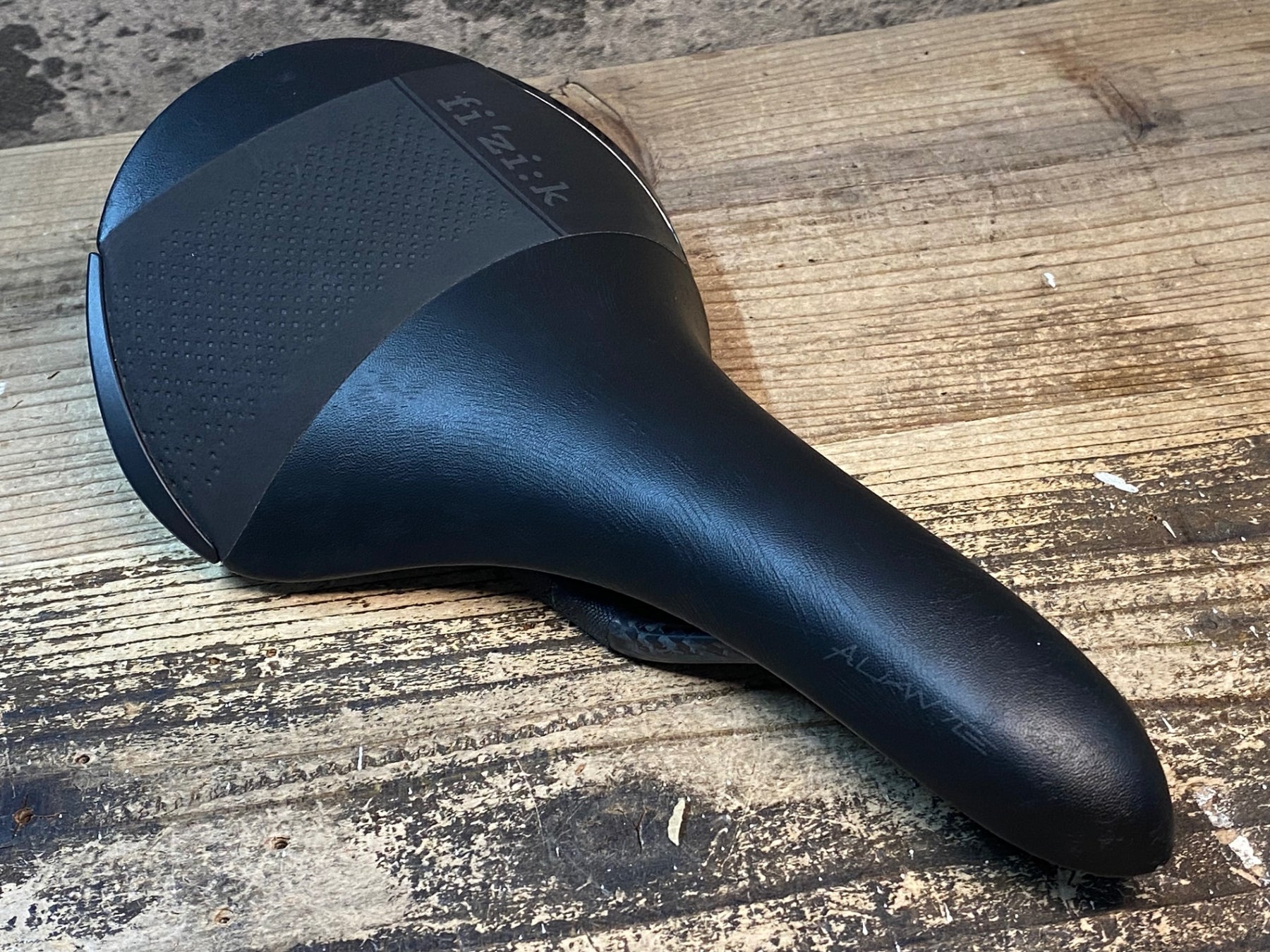 Fizik R1 カーボンサドル ブラック フィジーク アルゴ テンポ R1 カーボンレール サドル ブラック 160mm