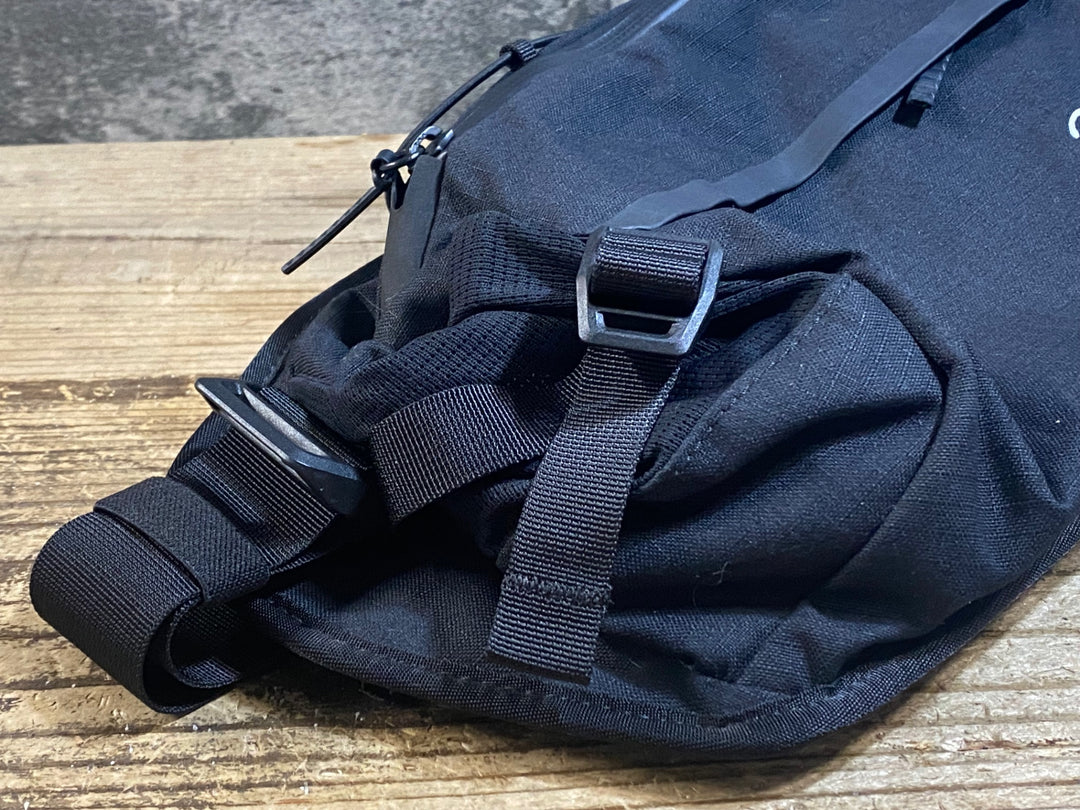 KC776 ラファ Rapha TRAIL HIP PACK ウエストポーチ 白 黒
