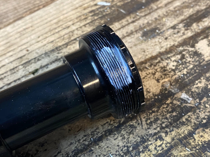 JV063 ウィッシュボーン WISHBONE BTUBE-002 T47855-25C ボトムブラケット ウルトラトルク