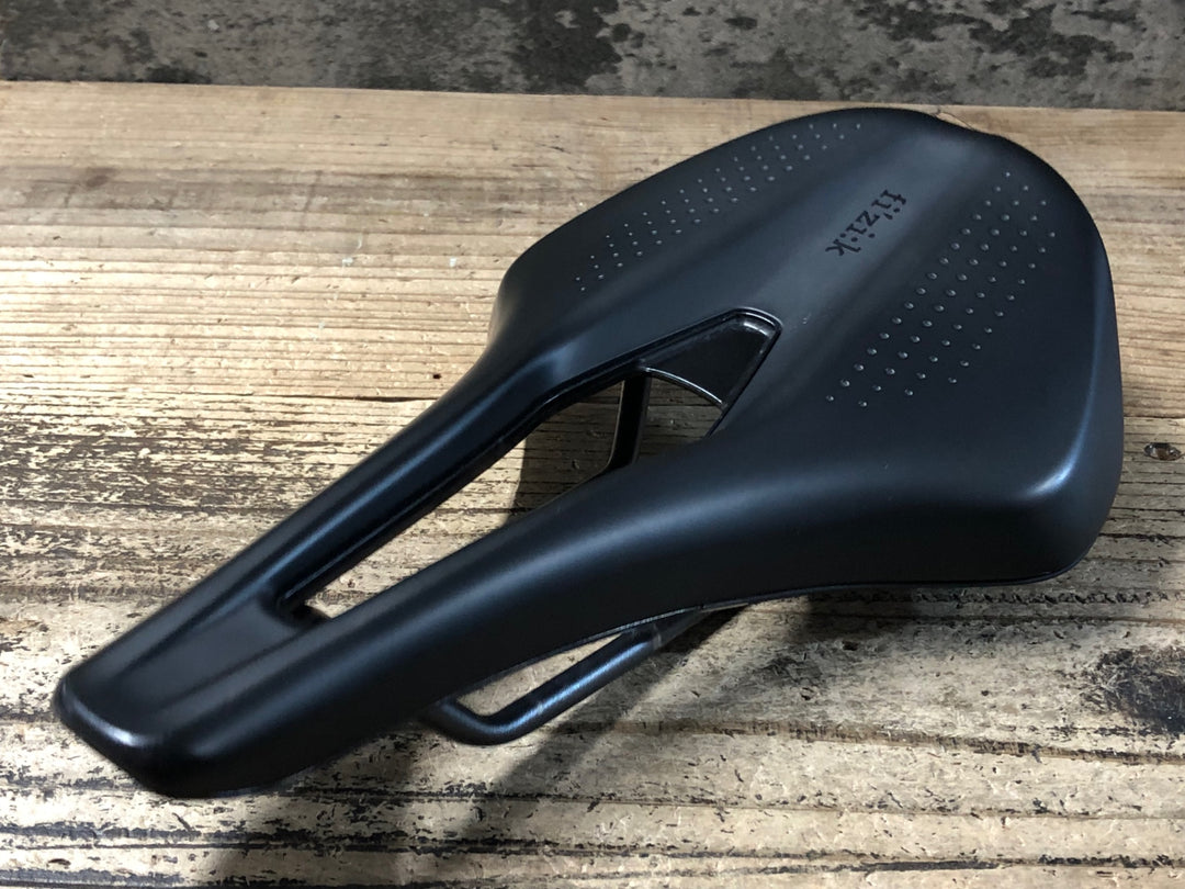KB147 フィジーク fizik TEMPO ARGO R3 サドル 黒 kium 160mm