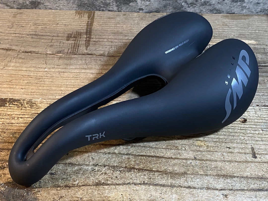 KB005 SELLE SMP TRK GEL サドル 177mm