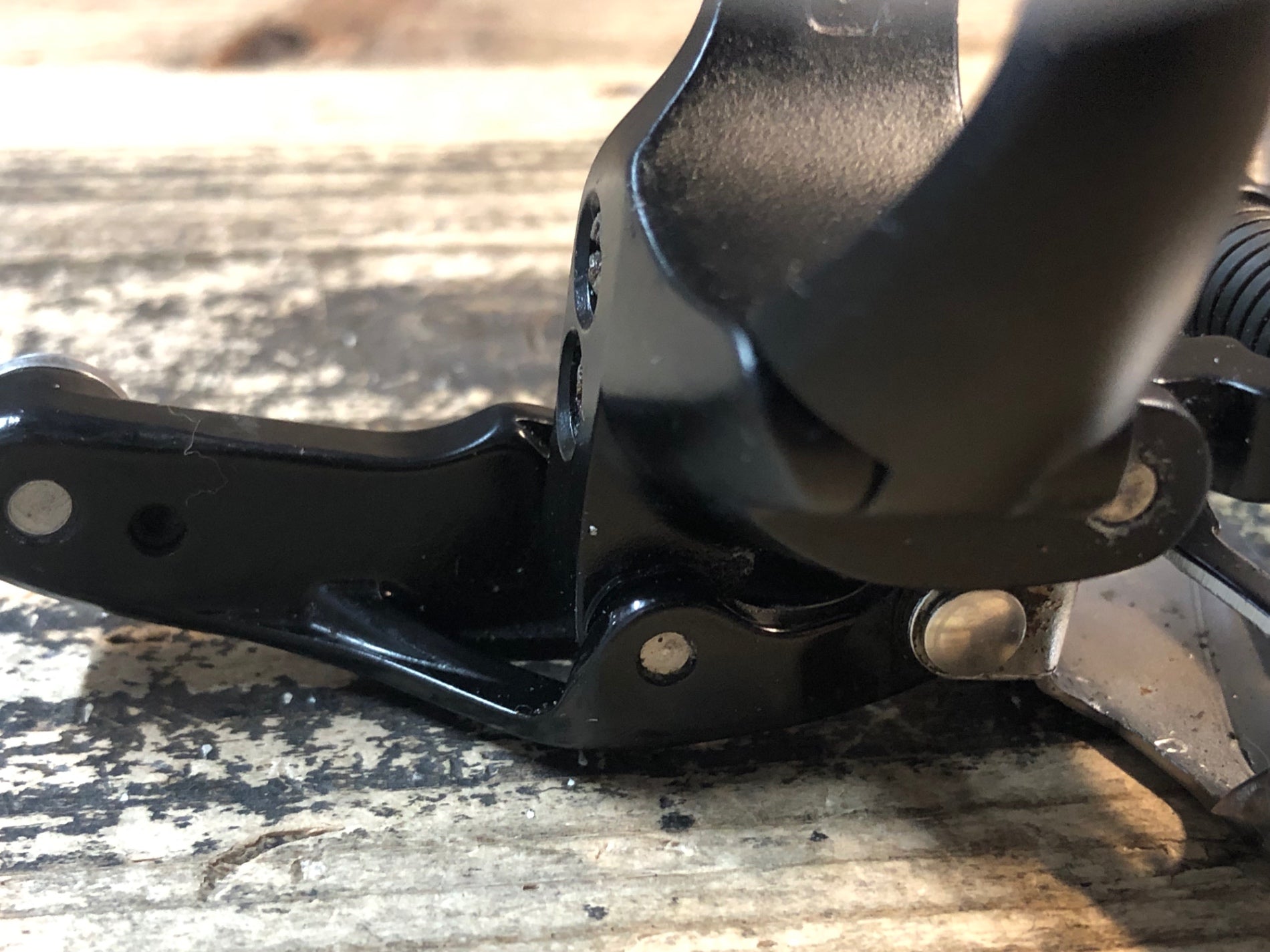 JM070 シマノ SHIMANO 105 FD-5800 フロントディレイラー 2S バンド式