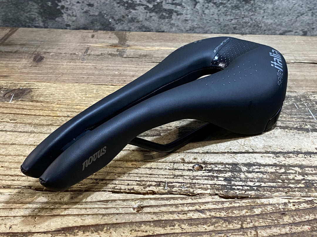 KK774 セライタリア SELLE ITALIA novus ENDURANCE SUPERFLOW サドル 黒 MANGANESE レール 135mm