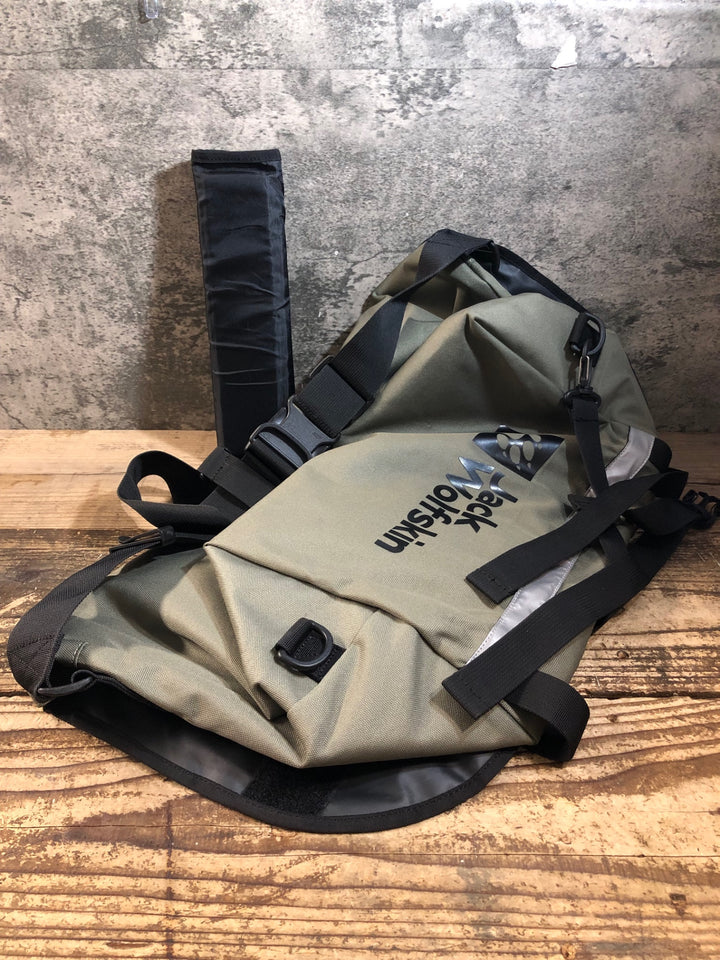 KE574 ジャックウルフスキン Jack Wolfskin スリングバッグ カーキ