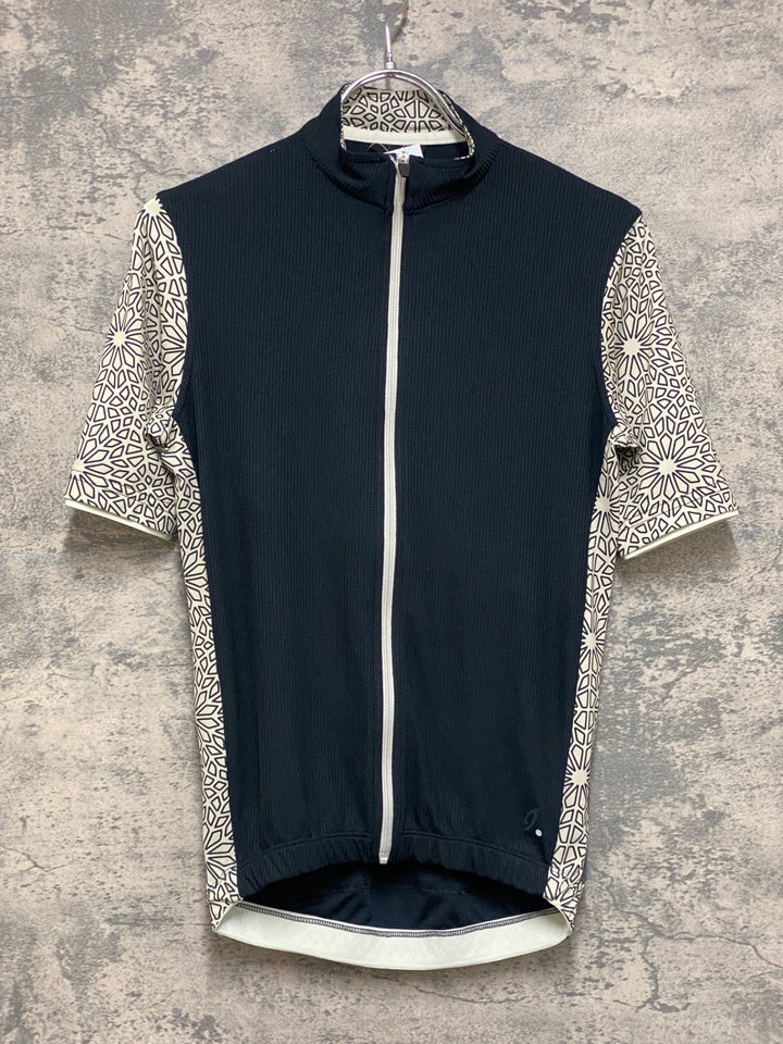 JN299 イザドア Isadore 半袖 サイクルジャージ 黒 ベージュ XXS