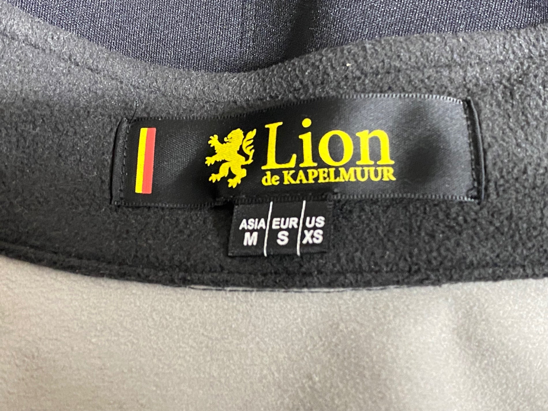 KJ828 リオンドカペルミュール Lion de kapelmuur 長袖 サイクル
