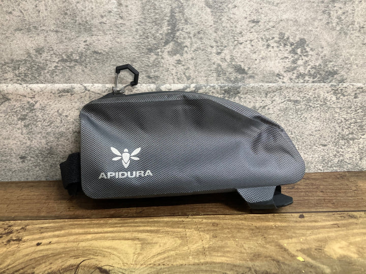JW354 アピデュラ APIDURA DRY EXPEDITION TOP TUBE PACK トップチューブバッグ グレー 1L
