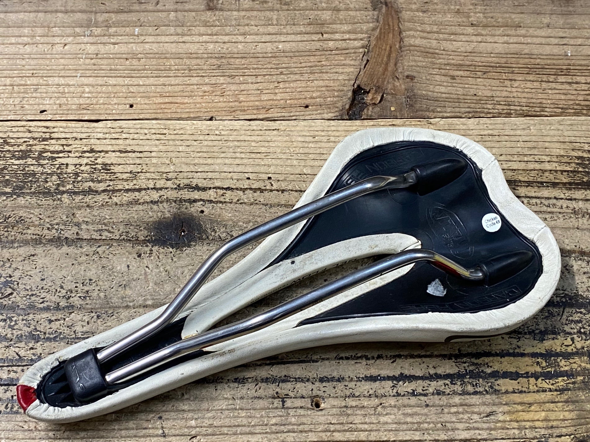 JT219 セライタリア SELLE ITALIA SLR GEL FLOW サドル 白 スチール