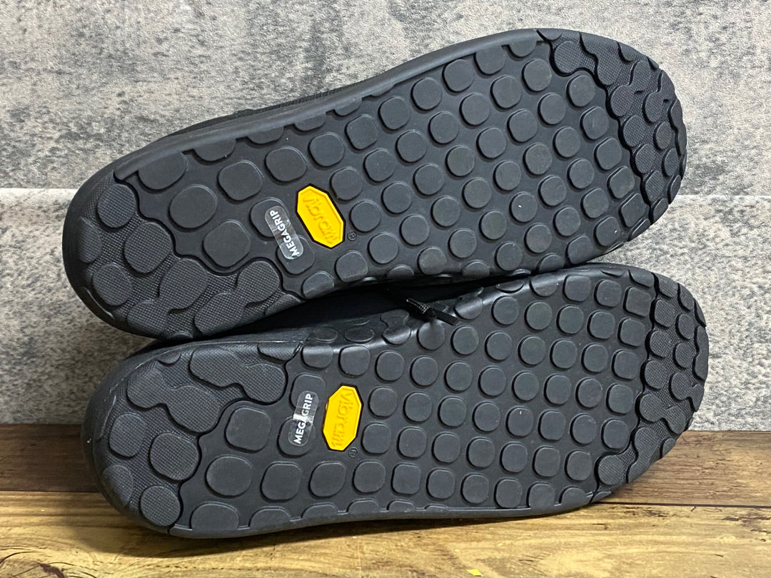 JY003 フィジーク fizik GRAVITA VERSOR FLAT フラットシューズ レース 黒 EU41