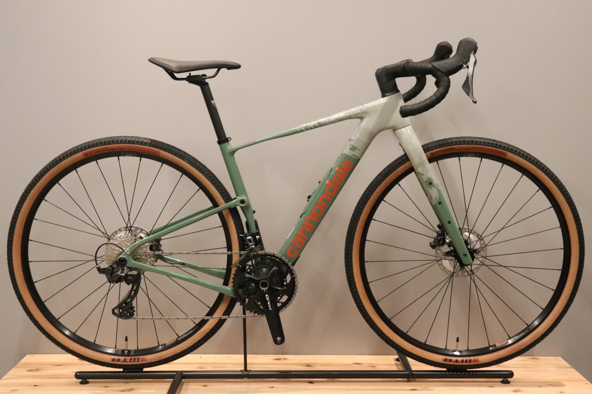 未使用 キャノンデール CANNONDALE トップストーン TOPSTONE CARBON 2