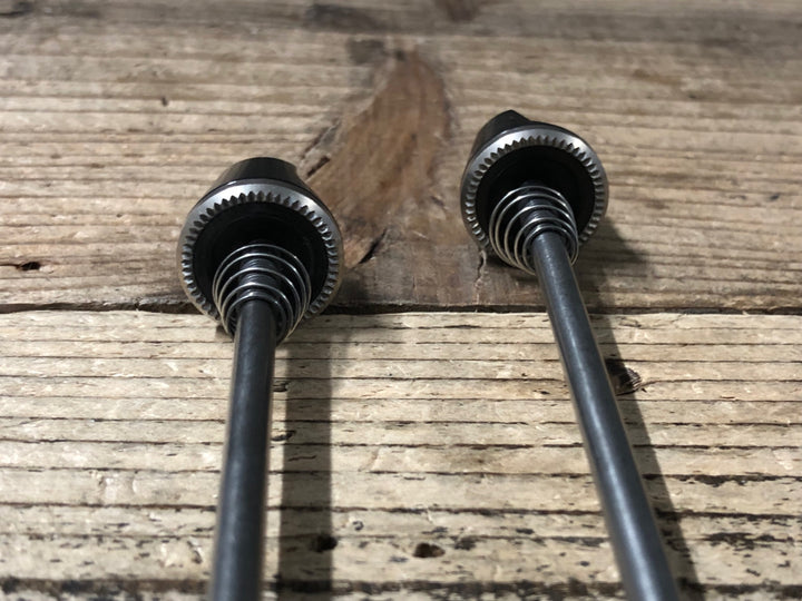 JS038 DT SWISS RWS スキュワー クイックリリース 100mm/130mm ロード用 チタンシャフト 前後セット