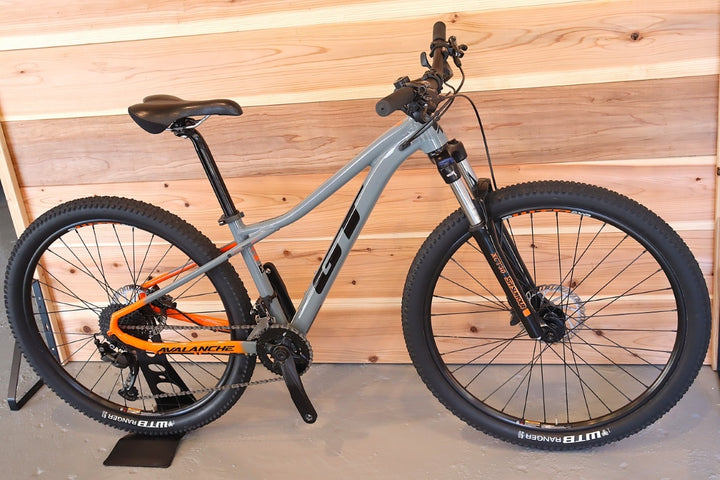 ジーティー GT アバランチェ スポーツ AVALANCHE SPORT 2021モデル XSサイズ シマノMIX 2×9S 27.5インチ アルミ ハードテイル MTB 【千葉店】