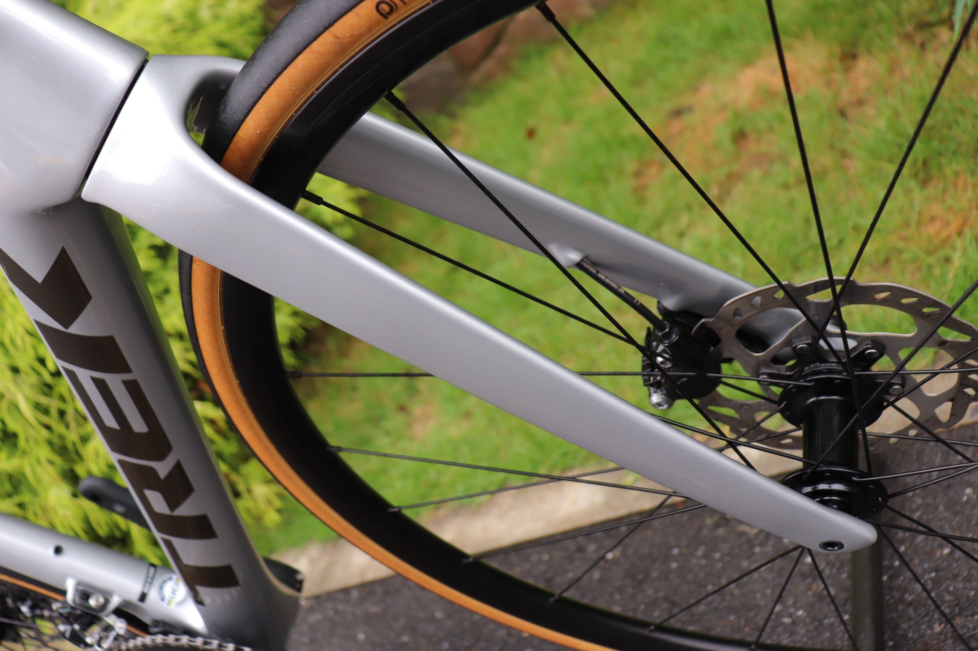 トレック TREK エモンダ EMONDA SL5 DISC 2021 56サイズ シマノ 105