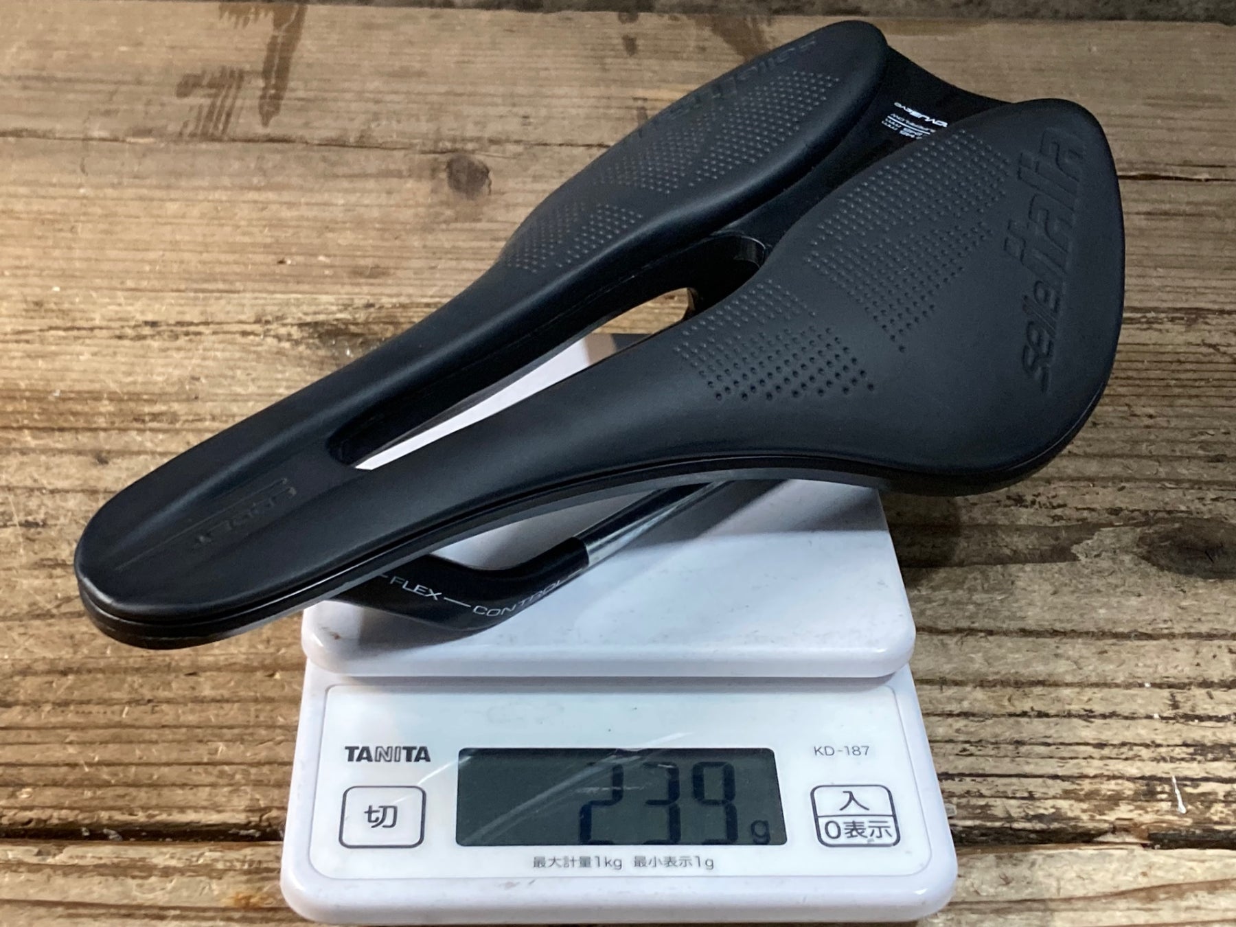 JZ055 セライタリア selle italia NOVUS BOOST EVO サドル 黒 FecAlloY