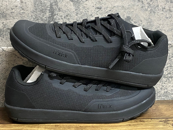 JY003 フィジーク fizik GRAVITA VERSOR FLAT フラットシューズ レース 黒 EU41