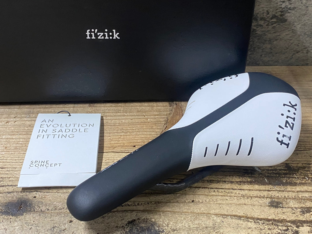 KJ061 フィジーク fizik ANTARES TEAM EDITION 2017 サドル 白黒 Regular CARBONレール MUD GUARD 付属