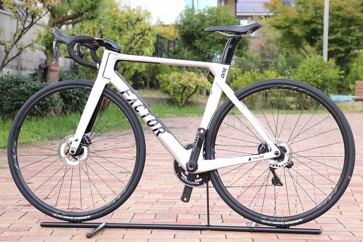 ファクター FACTOR ONE DISC 2020年モデル 54サイズ シマノ アルテグラ R8070 MIX DI2 11S カーボン ロードバイク 【芦屋店】