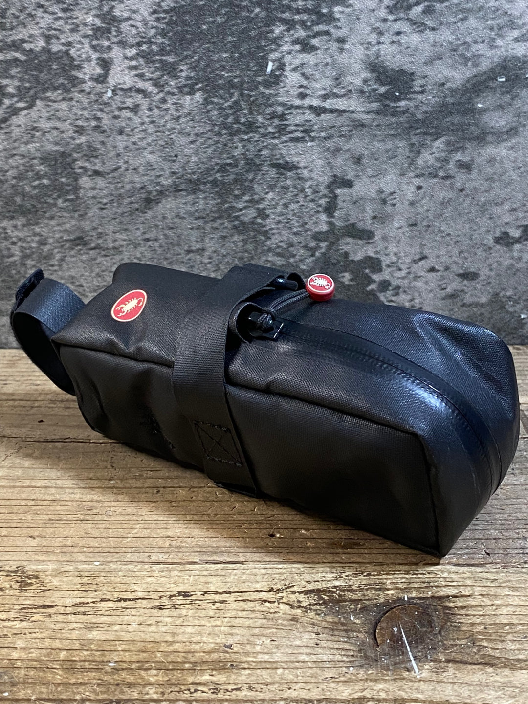 KD406 カステリ CASTELLI サドルバッグ