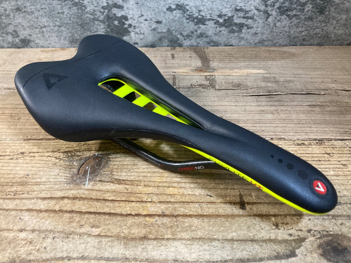 KF550 アスチュート ASTUTE SKYLITE VT サドル カーボンレール