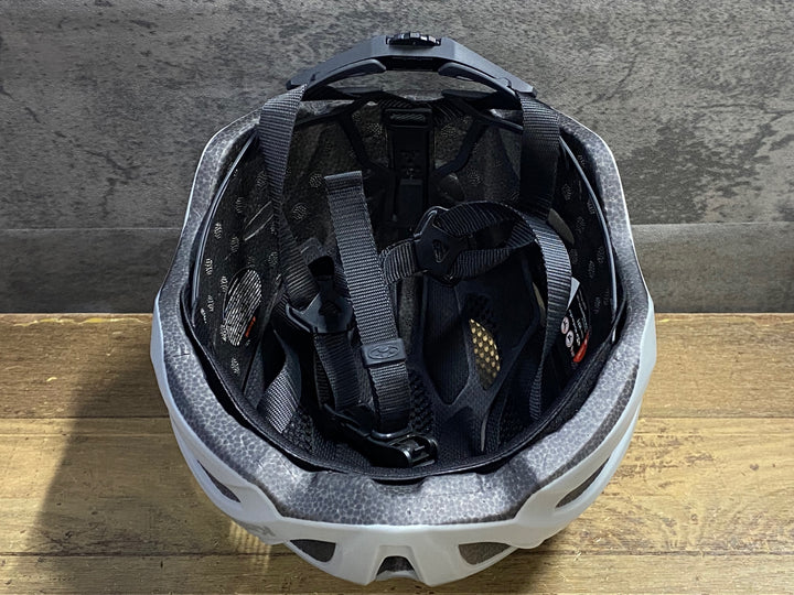 JZ246  カブト Kabuto VITT ヘルメット 黒 S/M R07/02製造